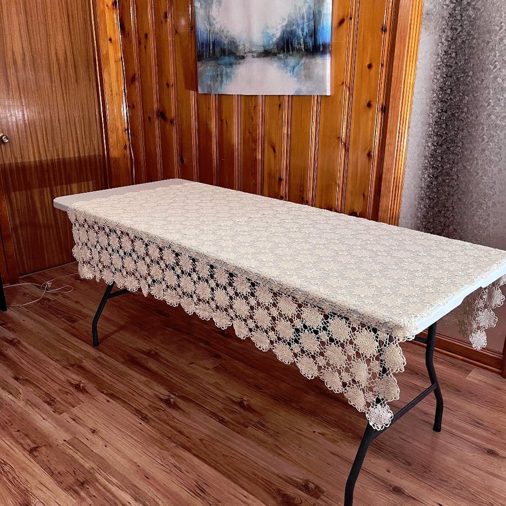EUC Vintage Crochet Tablecloth Ivory